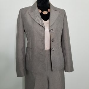 Evan-Picone Gray Pants Suit - Petite